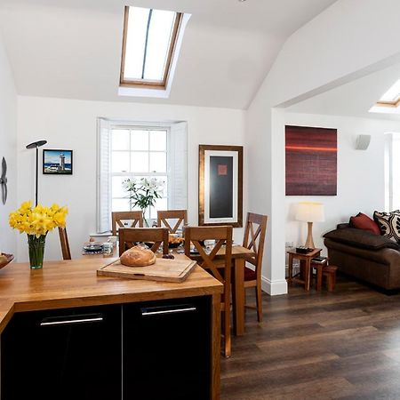 Finest Retreats - Lighthouse Cottage Rampside エクステリア 写真