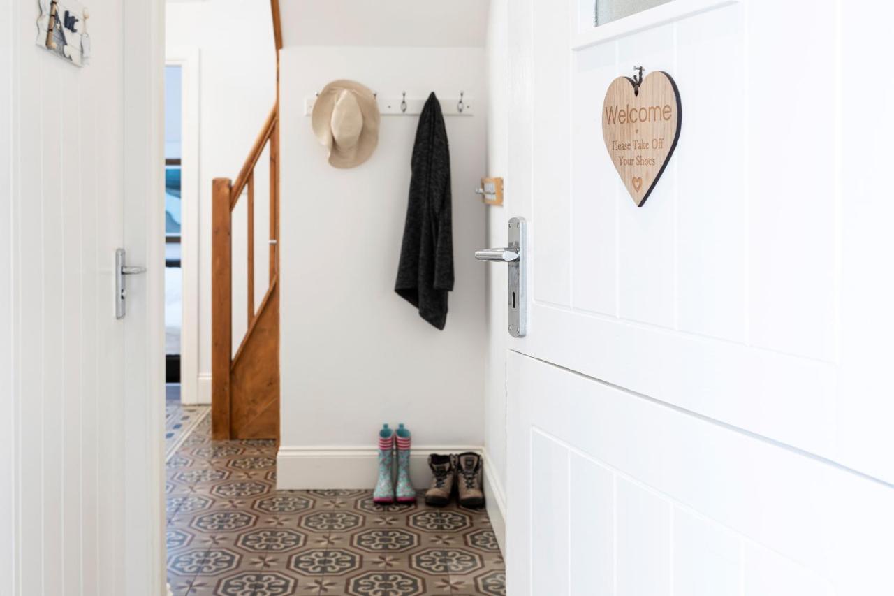Finest Retreats - Lighthouse Cottage Rampside エクステリア 写真