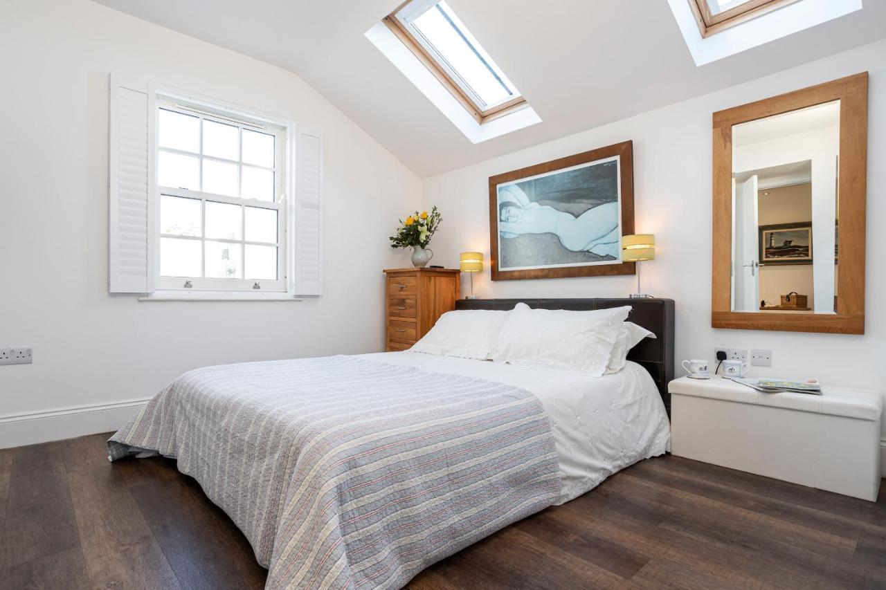Finest Retreats - Lighthouse Cottage Rampside エクステリア 写真