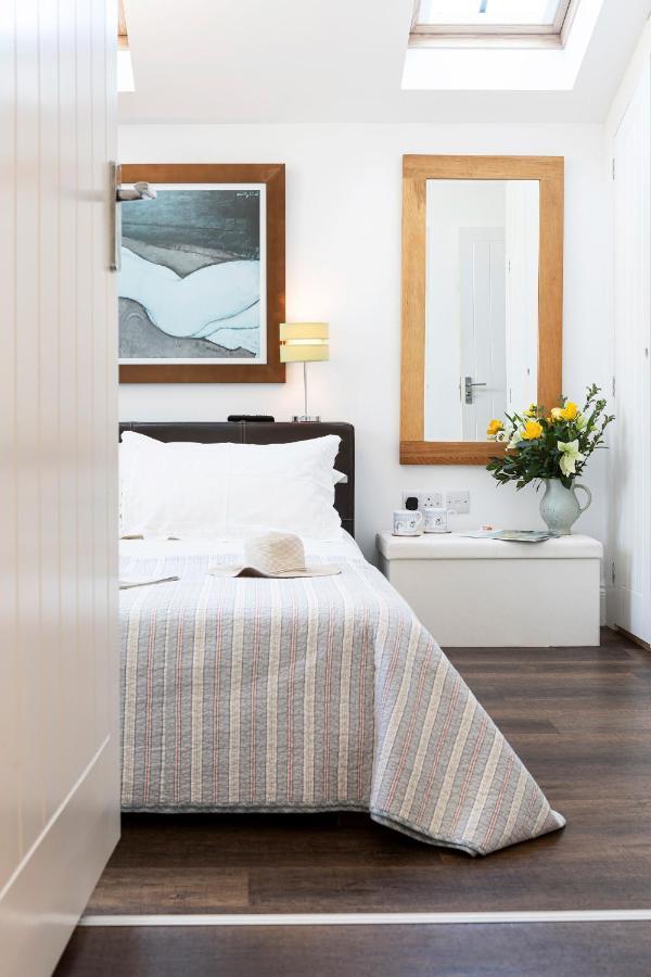 Finest Retreats - Lighthouse Cottage Rampside エクステリア 写真
