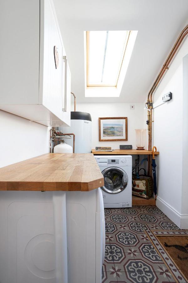 Finest Retreats - Lighthouse Cottage Rampside エクステリア 写真