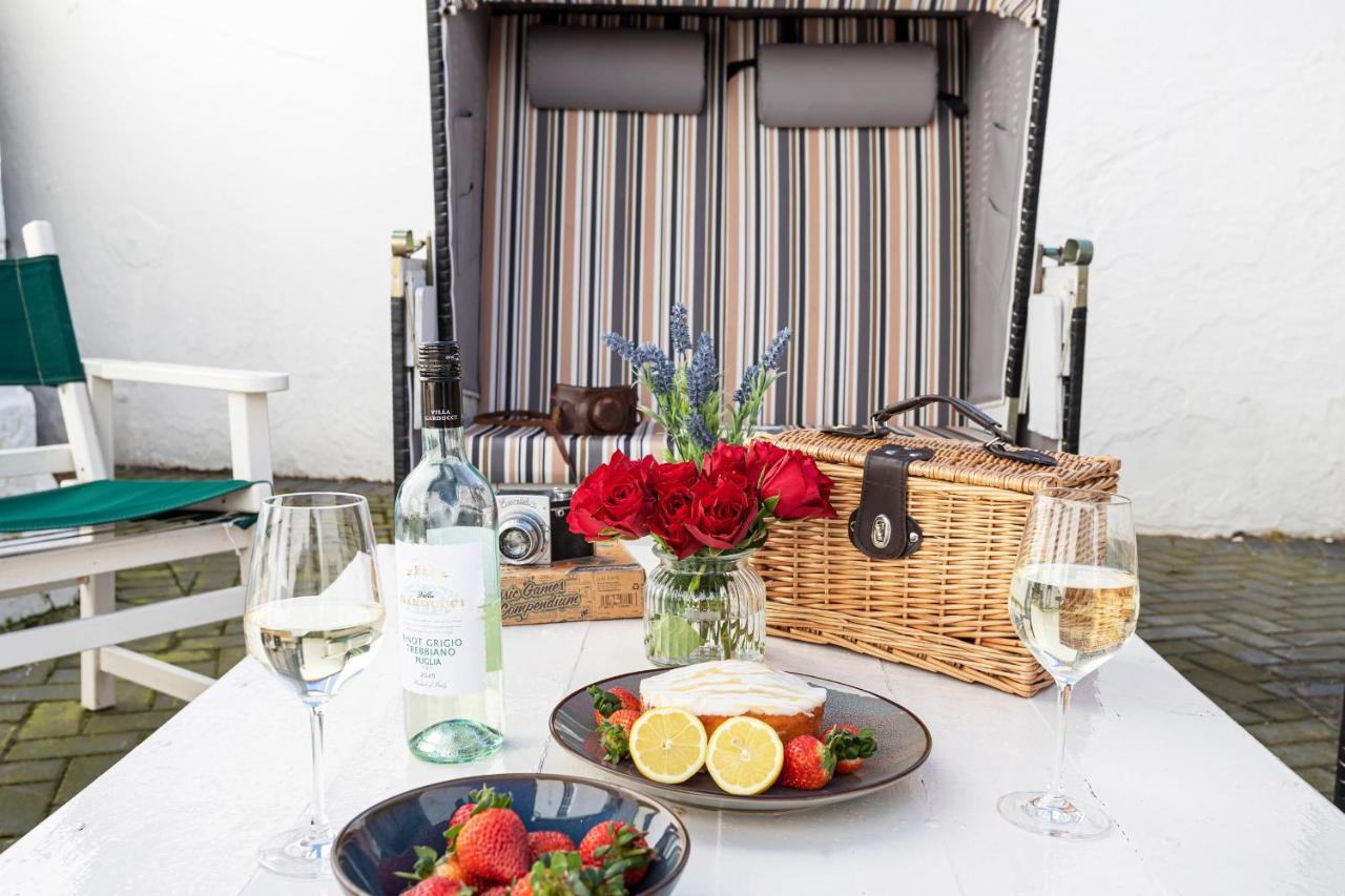 Finest Retreats - Lighthouse Cottage Rampside エクステリア 写真
