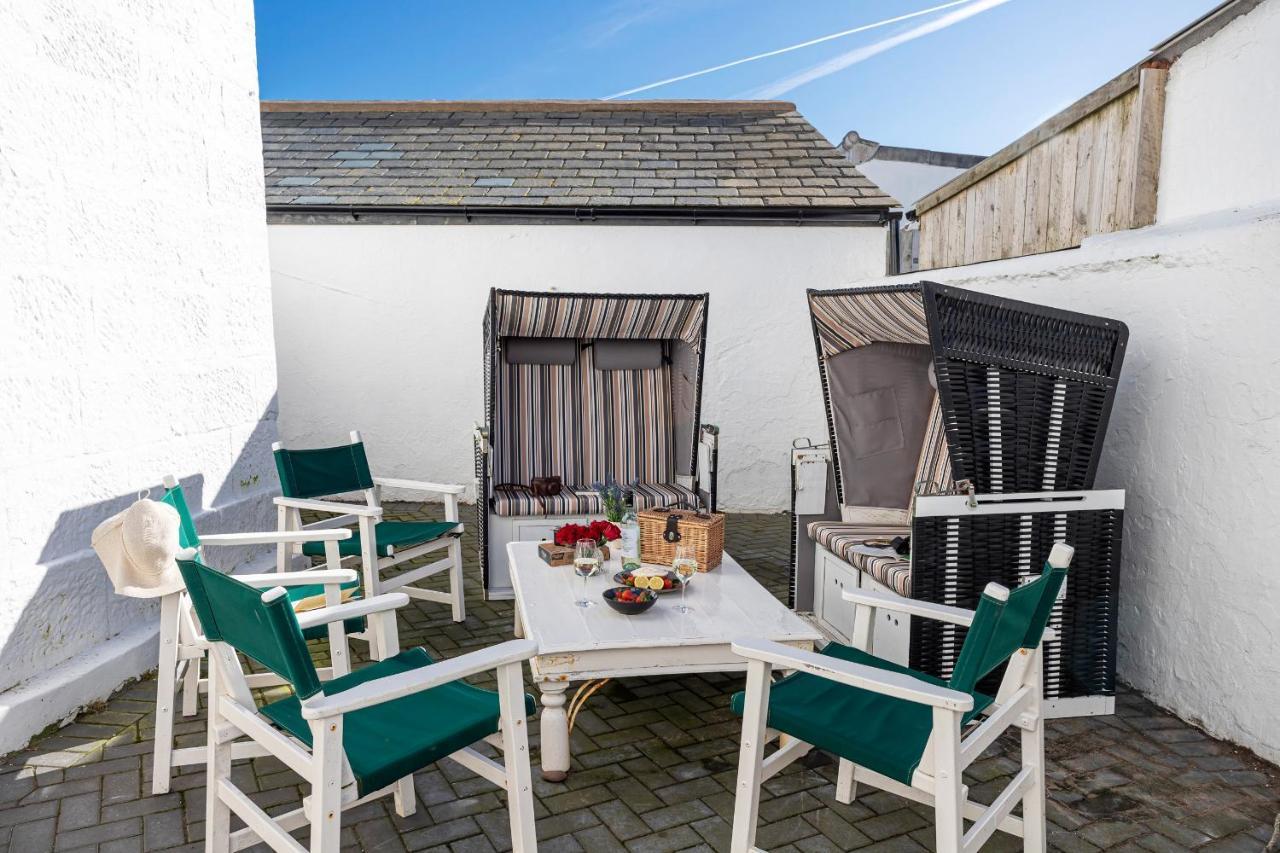 Finest Retreats - Lighthouse Cottage Rampside エクステリア 写真